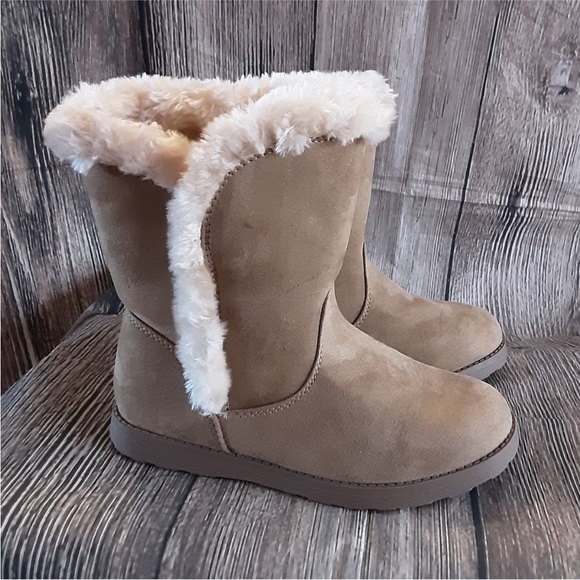 Cat & Jack Hadlee Style Sheerling Boots - Picture 3 of 7